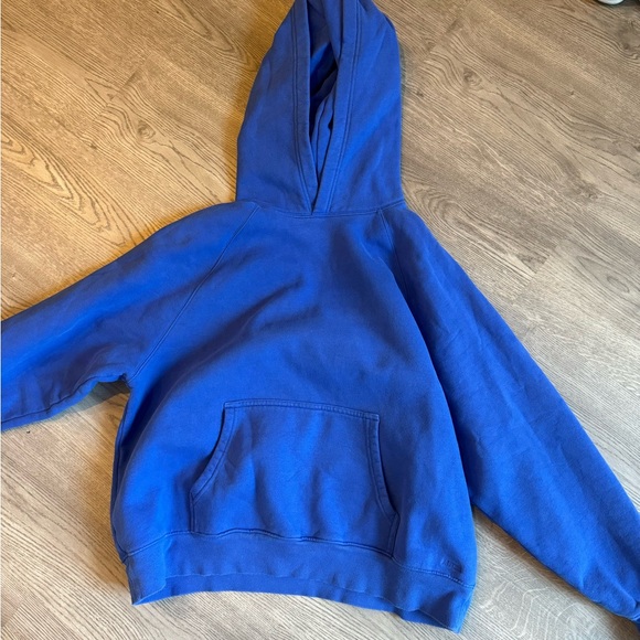 Aritzia - COZY FLEECE MEGA RAGLAN™ HOODIE
Color: JAZZ BLUE - Picture 3 of 4
